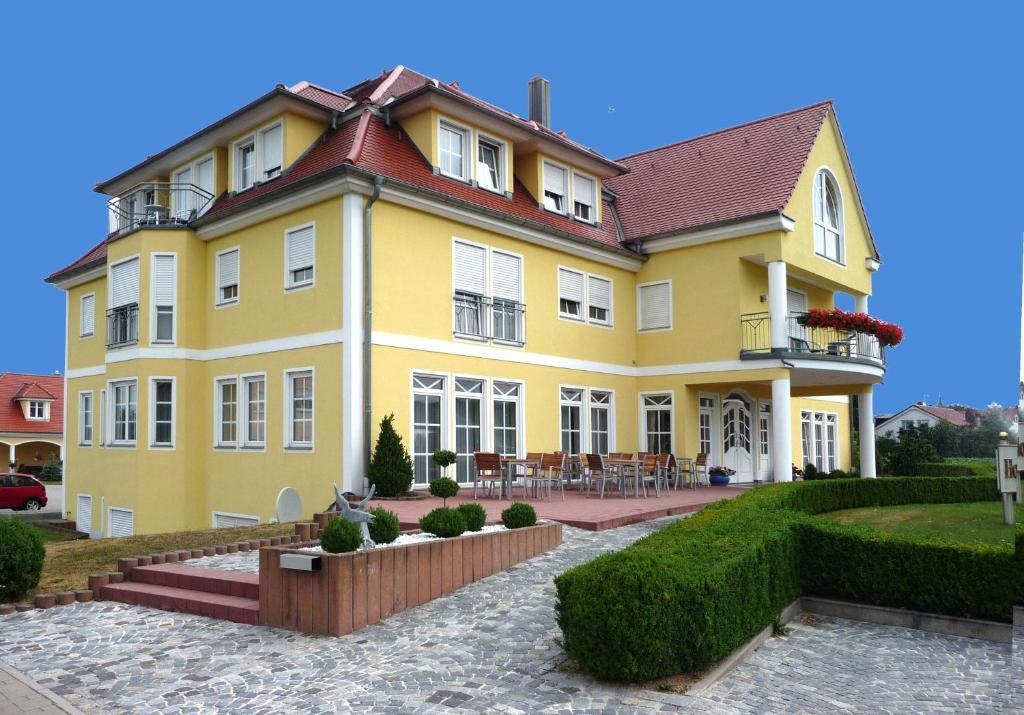 Hotel Bachwiesen Langensendelbach Buitenkant foto