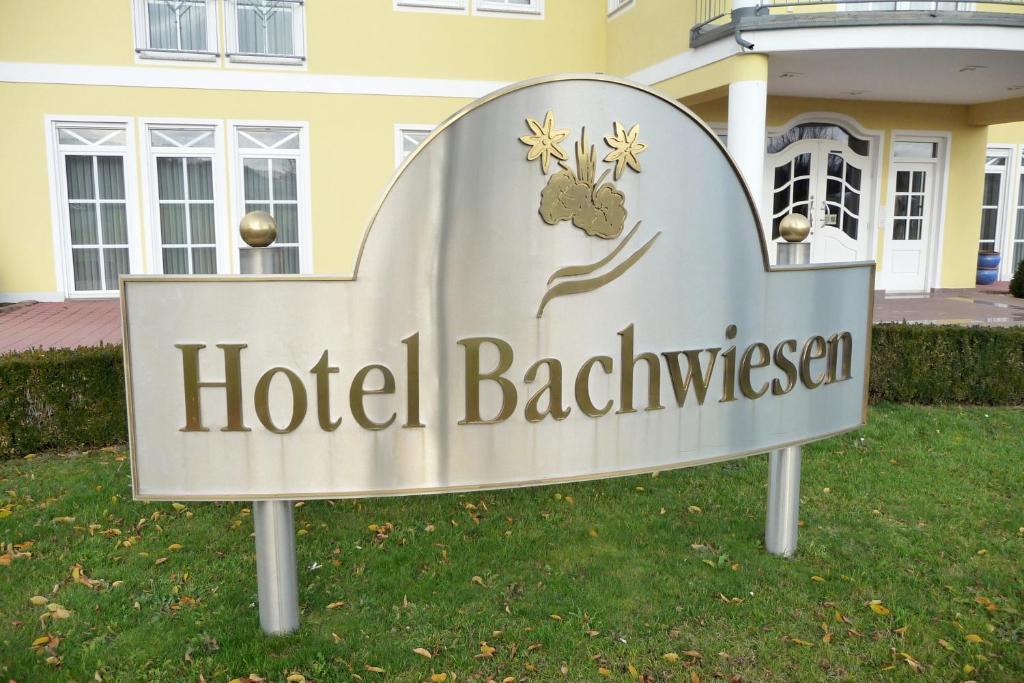 Hotel Bachwiesen Langensendelbach Buitenkant foto