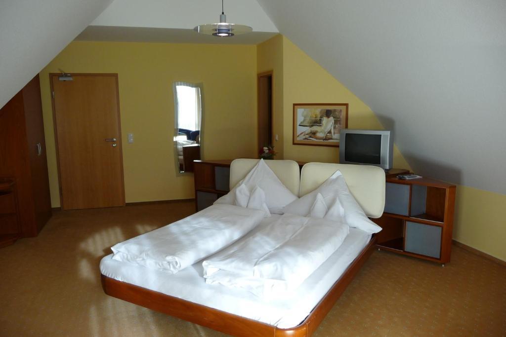 Hotel Bachwiesen Langensendelbach Kamer foto