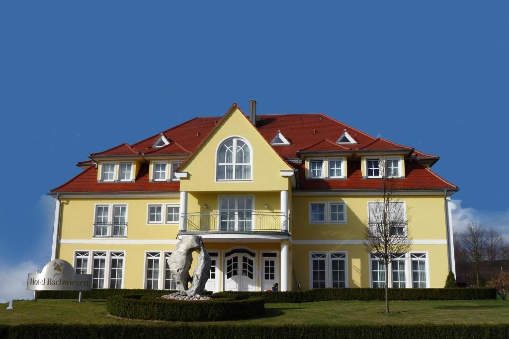 Hotel Bachwiesen Langensendelbach Buitenkant foto